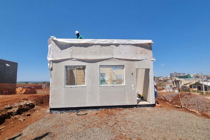 Primeira casa erguida pelo Estado já está na fase de acabamento em Rio Bonito do Iguaçu