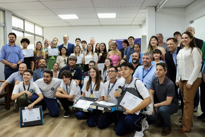 Alunos do Paraná recebem 65 medalhas da Olimpíada Nacional de Inteligência Artificial