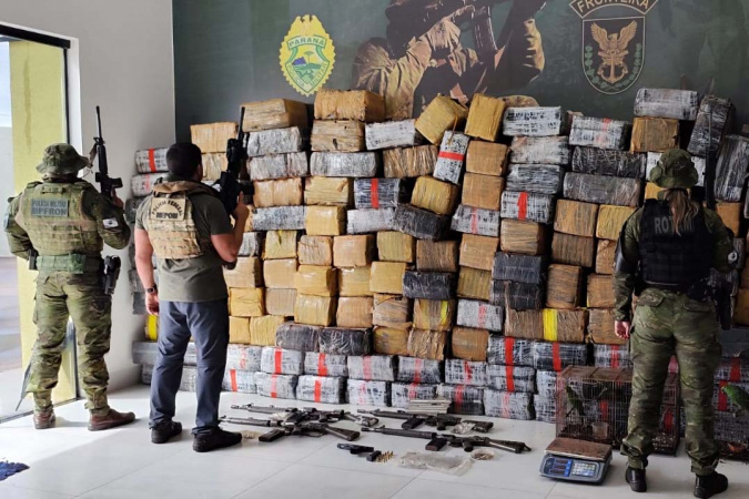 PMPR e PF apreendem 3,5 toneladas de maconha e quatro fuzis no Paraná