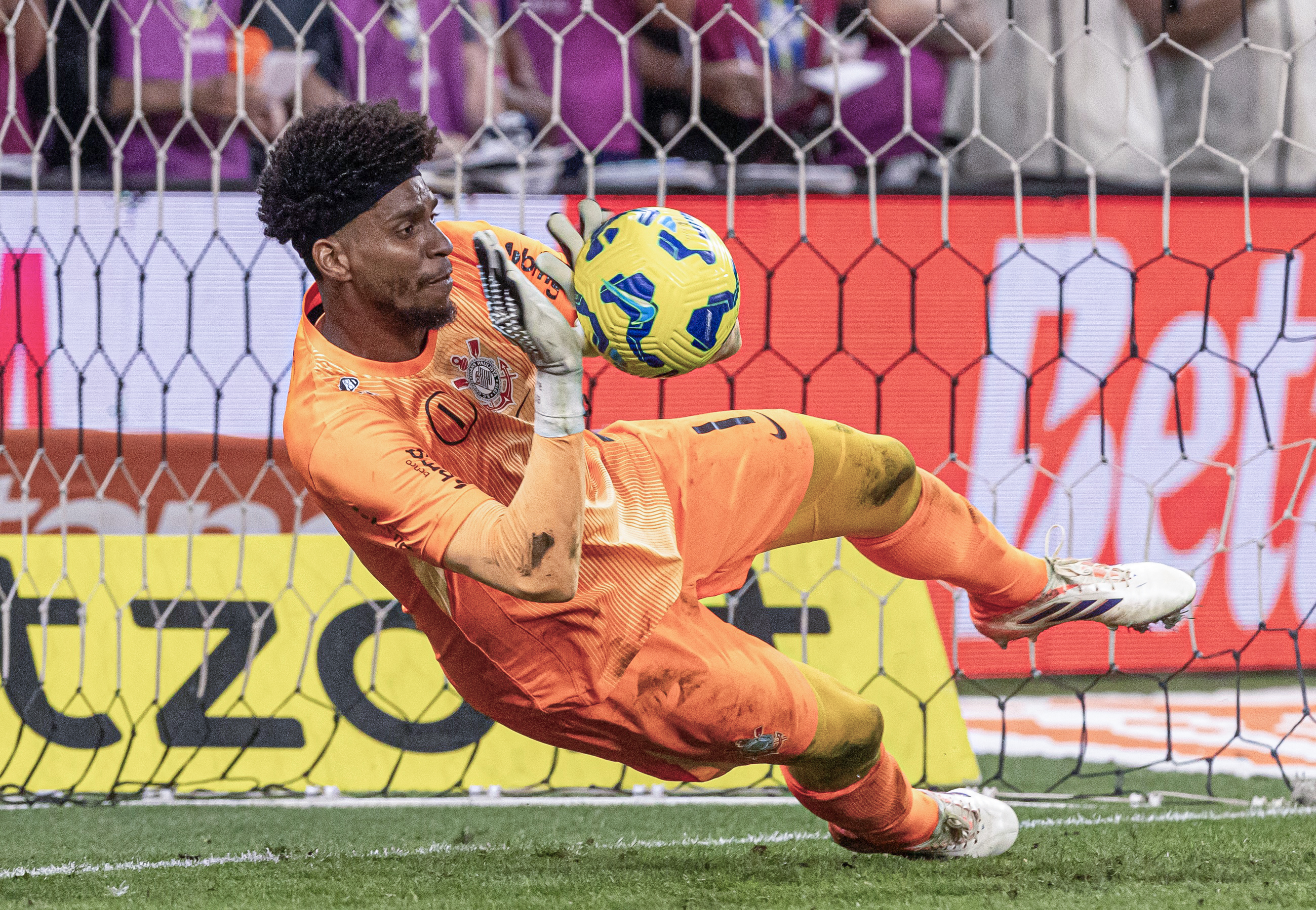 Corinthians e Vasco avançam nos pênaltis e decidem a Copa do Brasil