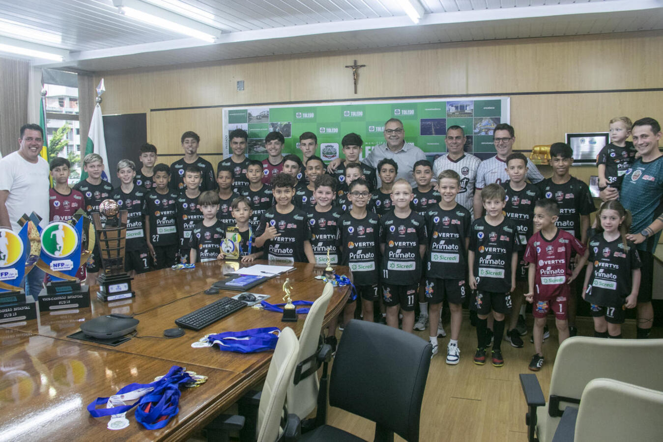 Accefut apresenta troféus conquistados e avalia ações na temporada 2025