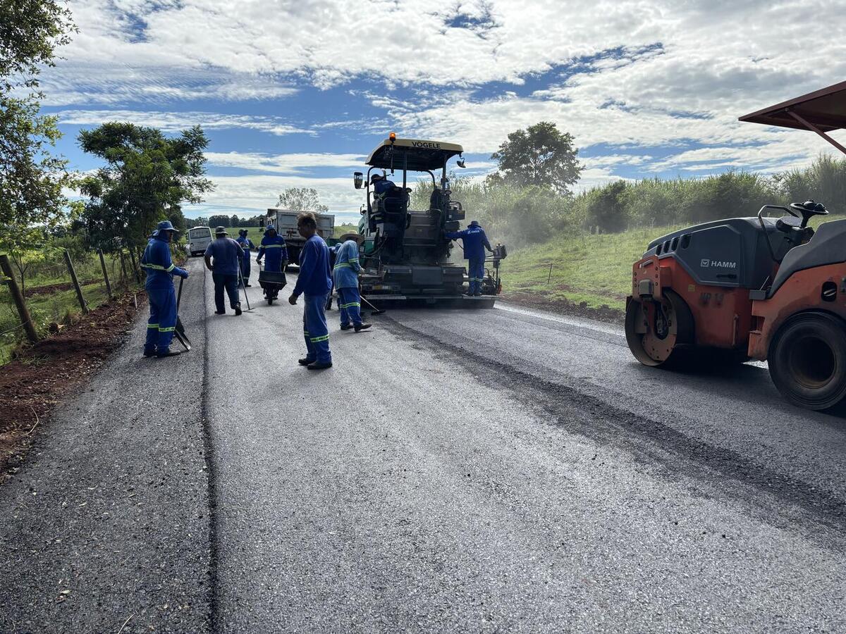 Comunidade de Nova Videira recebe novo asfaltamento rural