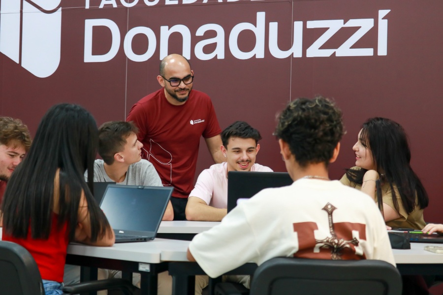 Com índice superior à média regional, Faculdade Donaduzzi de Toledo atinge 89% dos cursos com nota máxima no MEC