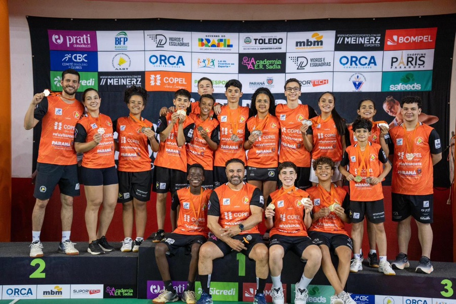 Badminton de Toledo domina a IV Etapa Estadual e alcança 51 medalhas