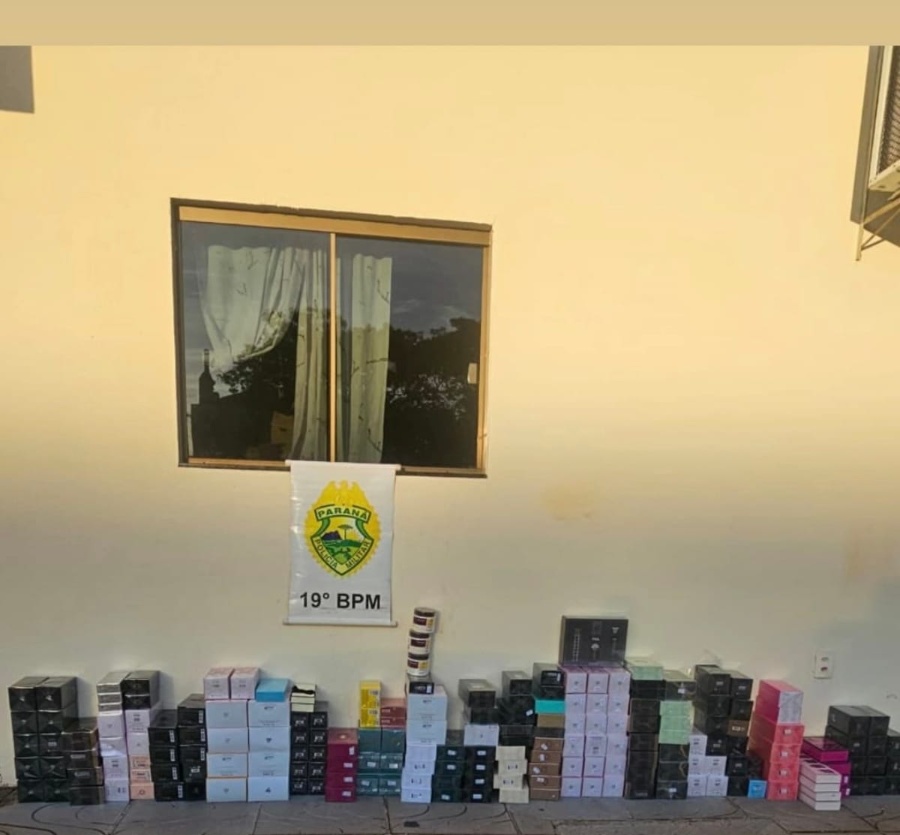 Carro carregado com perfumes do Paraguai é apreendido no Jardim São Francisco