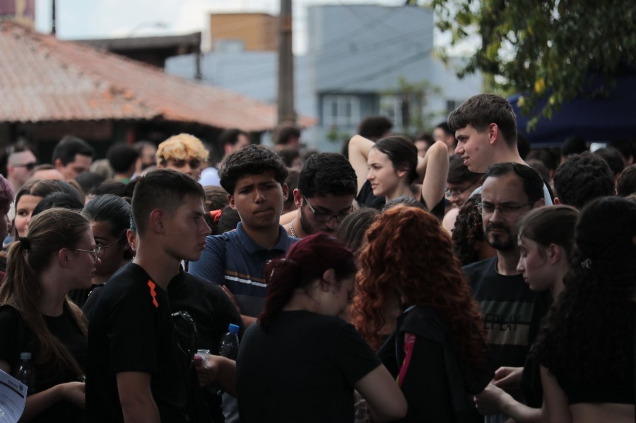 Vestibular Unioeste reúne milhares de candidatos em nove cidades