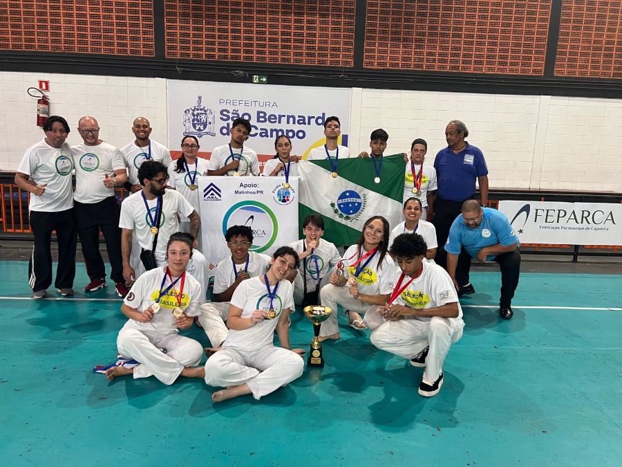 Atletas de Toledo brilham no Campeonato Brasileiro e Pan-americano de Capoeira e encerram 2025 com conquistas históricas