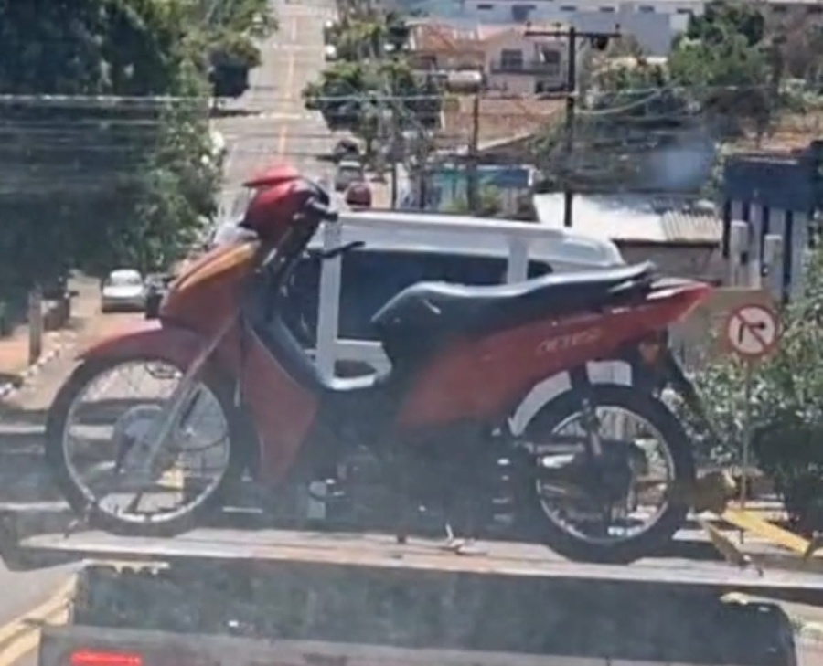 Motocicleta com registro de furto em Cascavel é localizada em residência na cidade de Toledo