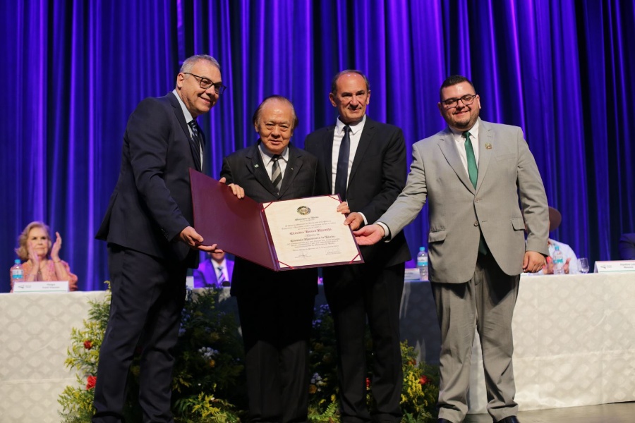 Presidente da Hoesp Doutor Cláudio Tomuo Hayashi recebe título de cidadão honorário de Toledo