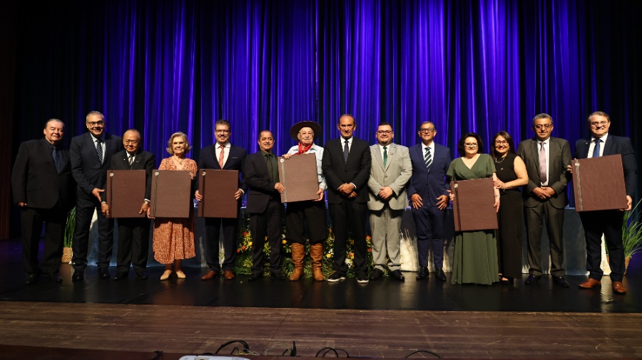 Entre memórias e legados, Legislativo promove celebração para cidadãos que transformaram Toledo