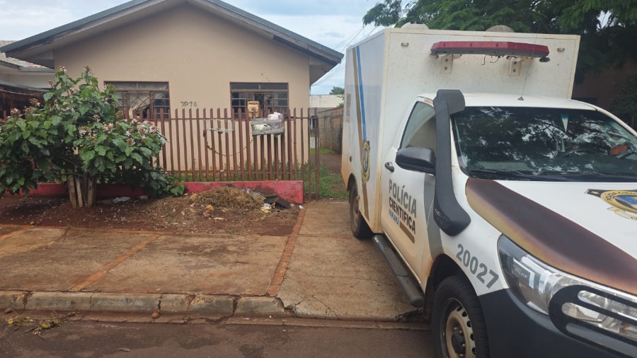 Mãe encontra filha de 21 anos morta em casa no Jardim São Francisco; Polícia suspeita de overdose