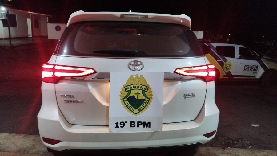 Hilux furtada em Toledo é recuperada em Guaíra após perseguição e colisão em plantação de soja