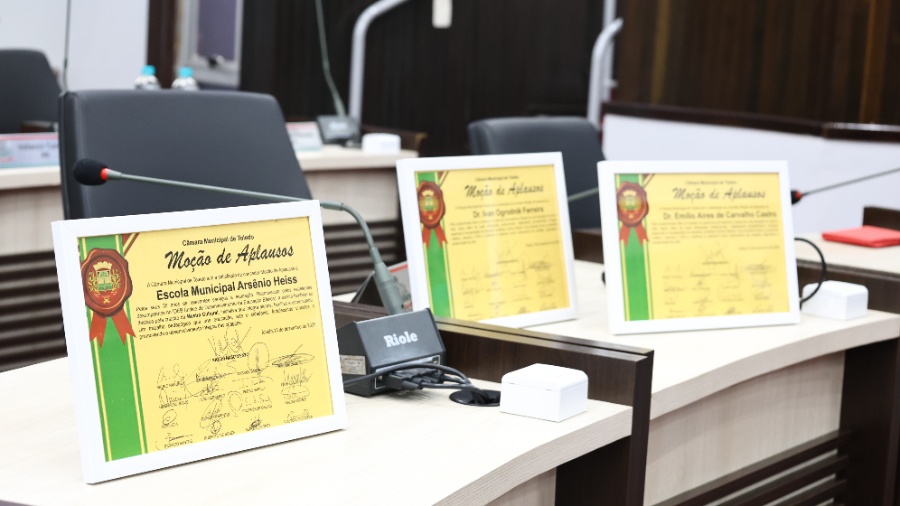 Câmara de Toledo entrega moções de aplausos em solenidade marcada por reconhecimento e emoção