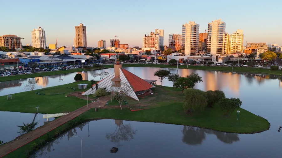 Verão começa com previsão de calor acima da média e chuvas irregulares no Oeste do Paraná