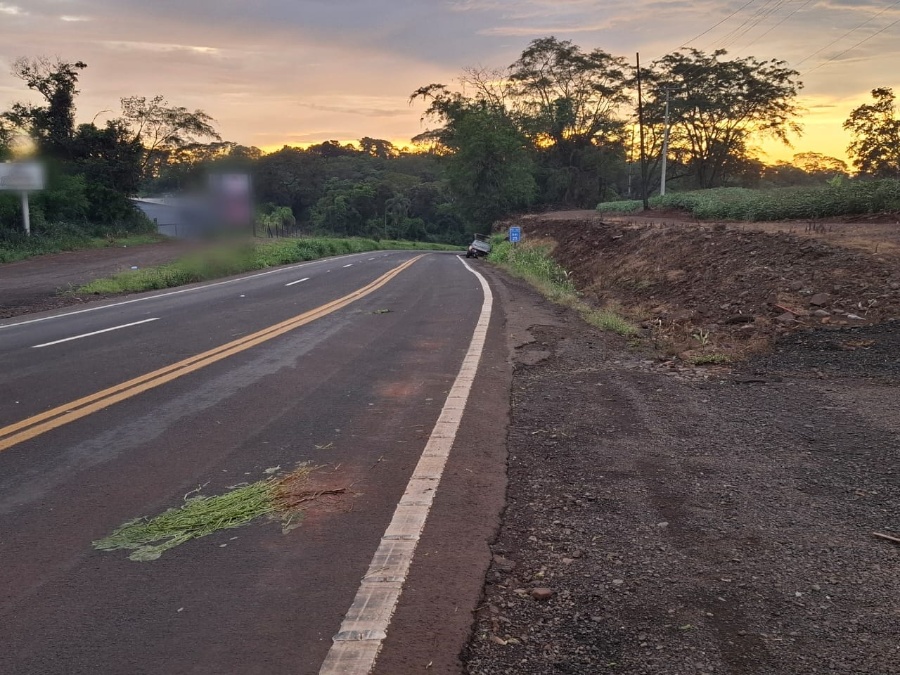 Acidente entre veículos de Toledo deixa um ferido na PRC-467, em Marechal Cândido Rondon