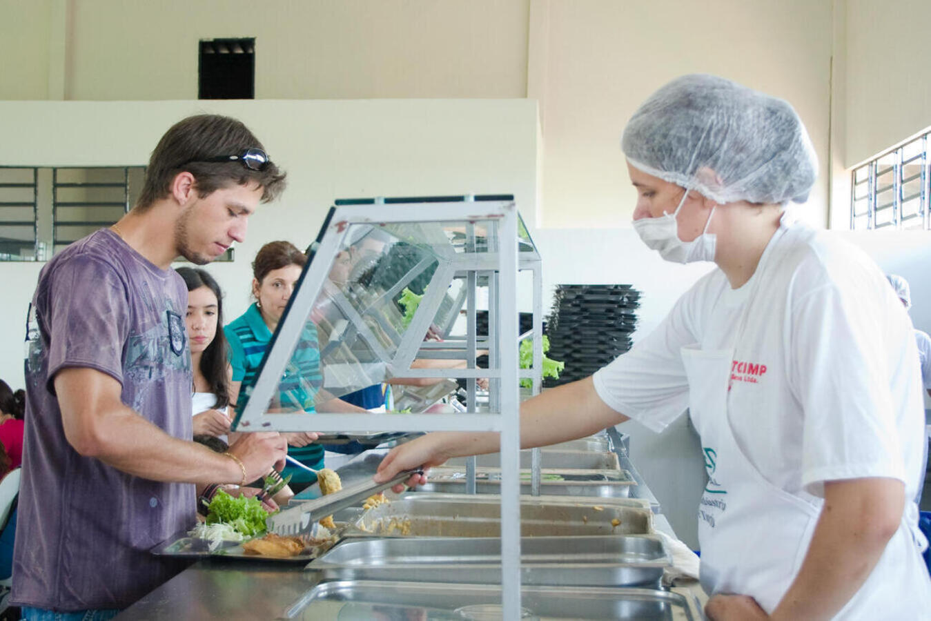 Restaurantes populares e Cozinha Social só voltam a funcionar em fevereiro