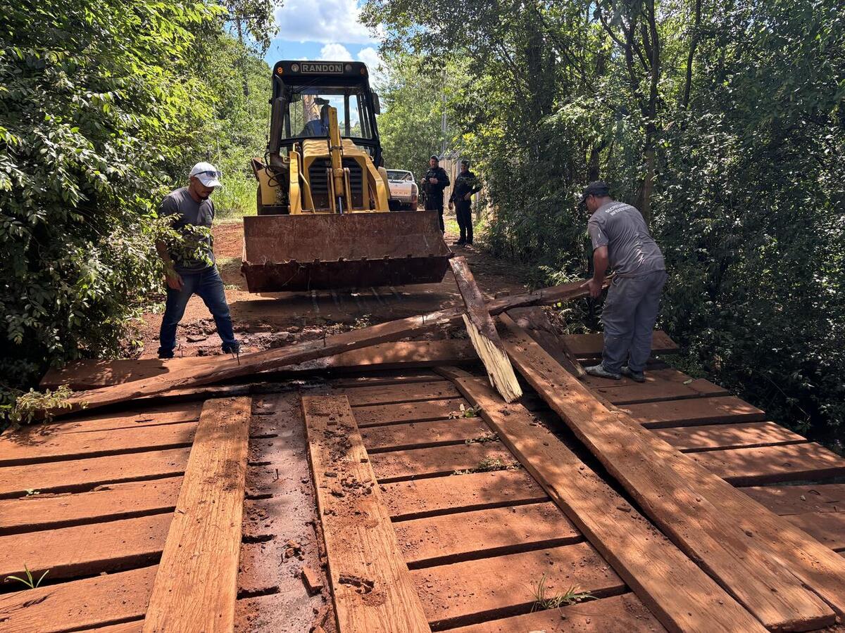 Trecho da estrada para Linha Comin é interditado para manutenção da ponte