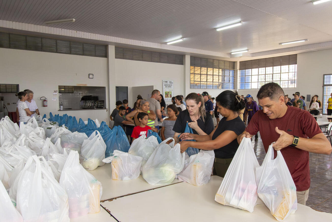 Prefeitura de Toledo realiza primeira entrega de cestas de alimentos do PAA em 2026