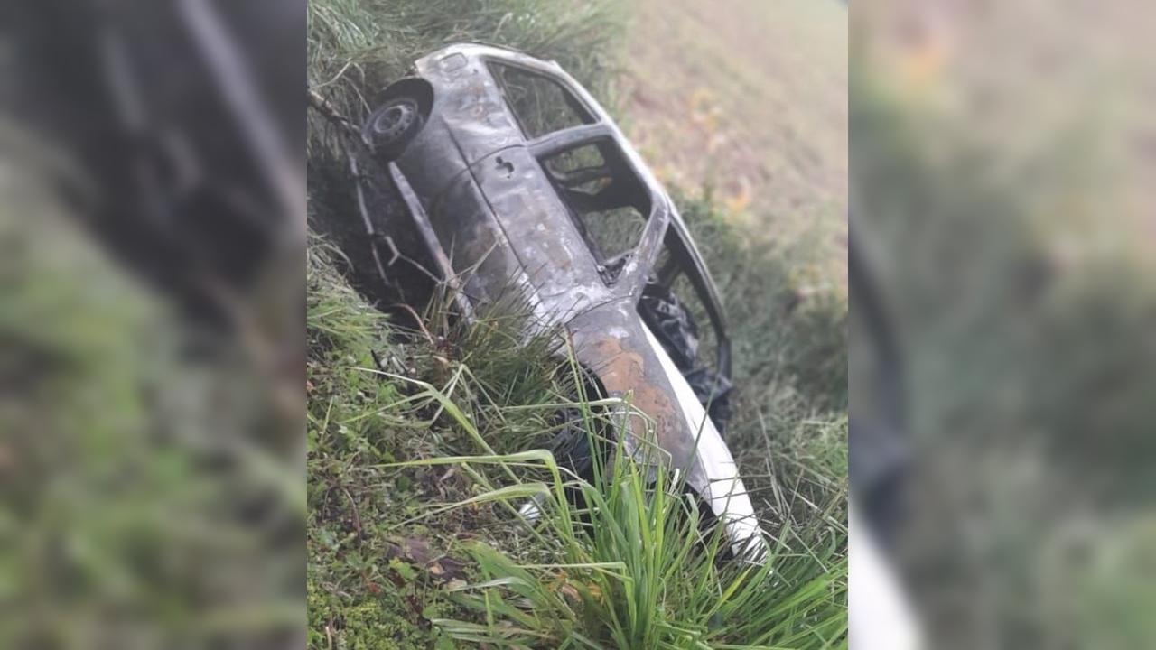 Corpo é encontrado em carro carbonizado em rodovia no Oeste do Paraná