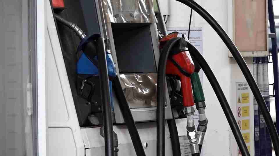 Petrobras reduz preço da gasolina em 5,2% para distribuidoras
