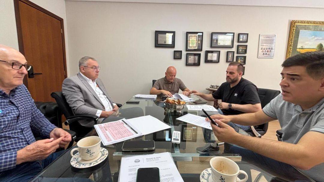 Prefeito de Toledo cumpre agenda em Curitiba por projetos e programas em várias áreas