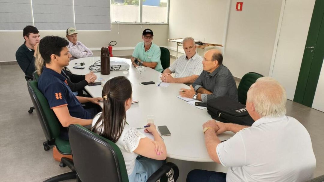 Reunião em Toledo discute soluções para quedas de energia no meio rural