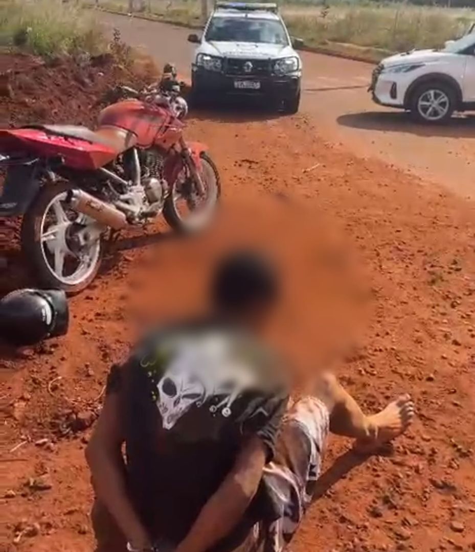 Condutor sem CNH foge da GM, trafega pela calçada e acaba detido após perseguição