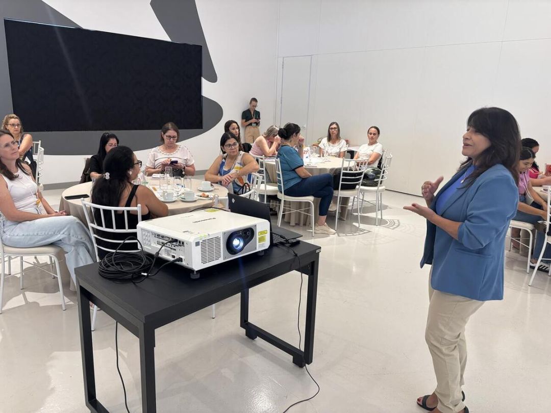 Professores da rede municipal recebem formação para o projeto 'União Faz a Vida'