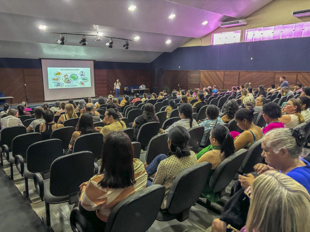 Equipe da Cozinha Social participa de capacitação para volta às atividades