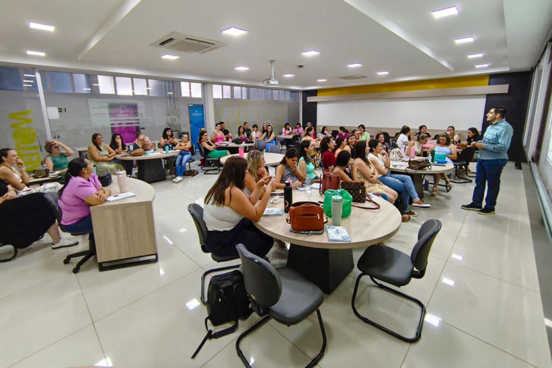 Professoras de 3 Cmeis participam de capacitação sobre Manobra de Heimlich