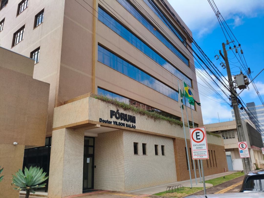 Audiência ouve testemunhas e vereadores em Toledo; afastamento segue