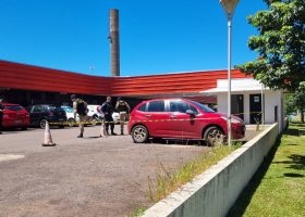 Homem é encontrado morto dentro de carro estacionado na UPA Tancredo, em Cascavel