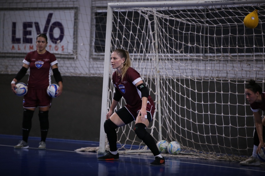Bianca Castagnaro do Stein Cascavel Futsal é indicada pela oitava vez a Melhor Goleira do Mundo