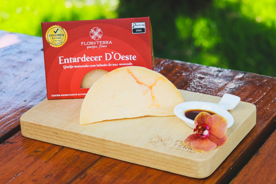 De Toledo para o mundo e para sua mesa: queijos premiados do Biopark estão à venda na Queijaria Flor da Terra
