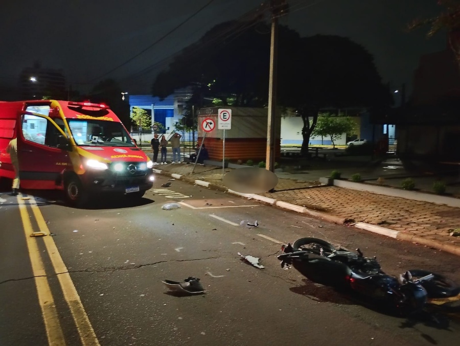 Motociclista de 18 anos morre em acidente próximo ao Teatro de Toledo; condutor de S10 fugiu