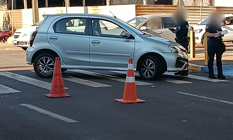 Homem de 56 anos fica ferido após atropelamento no Centro de Toledo