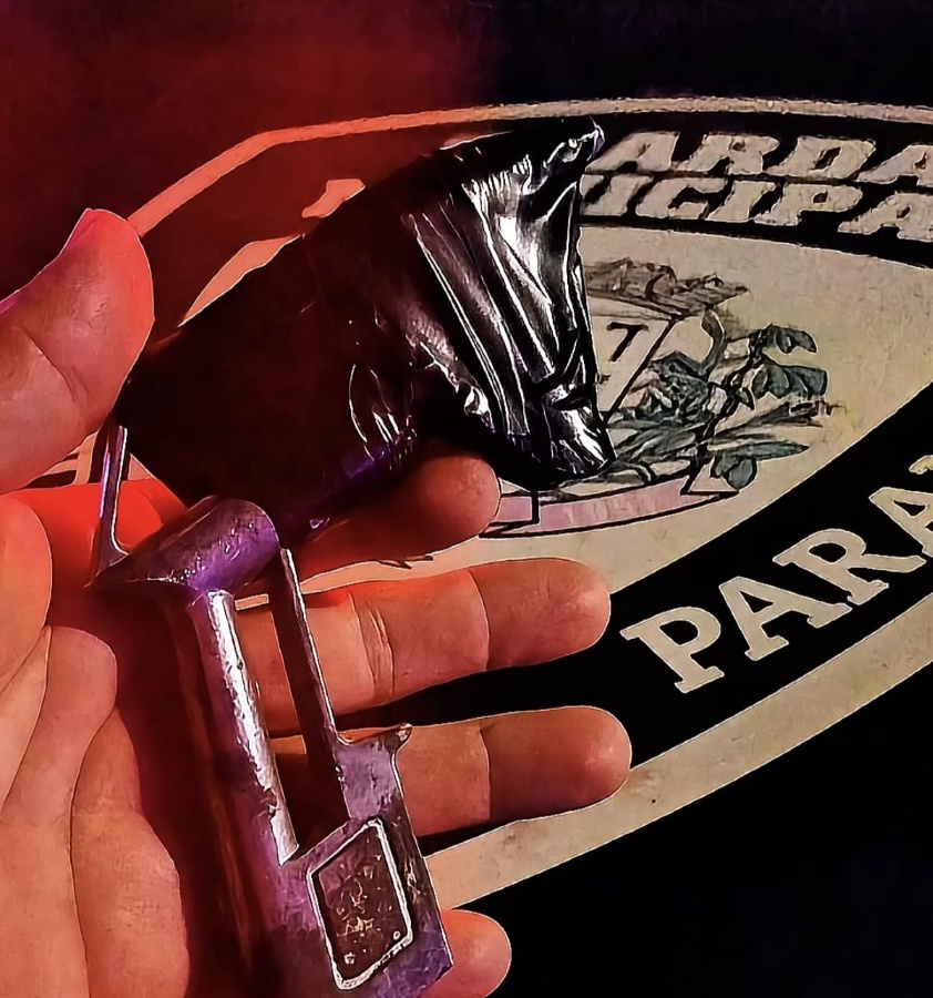 Denúncia leva GM a apreender faca e simulacro na Vila Pioneiro, em Toledo