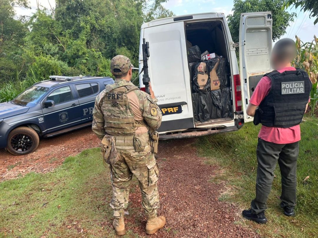 Van carregada com cigarros é apreendida pela PM e PRF no interior de Toledo