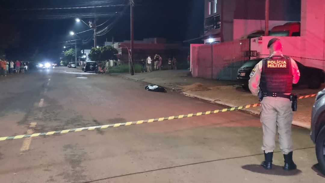 Mulher é retirada à força de caminhonete e morta a tiros em Cascavel