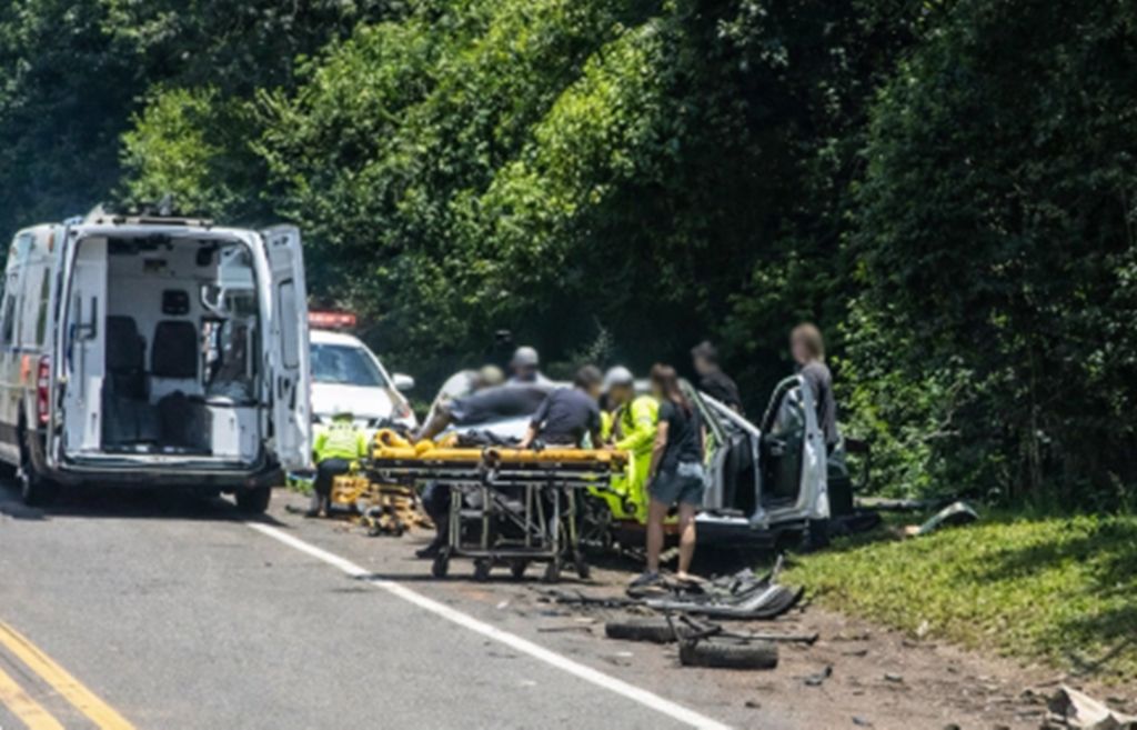 Família morre em trágico acidente na BR-277