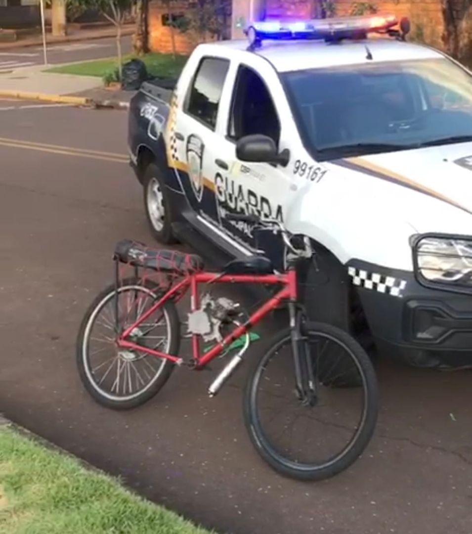 Guarda Municipal apreende bicicleta com motor a combustão no Jardim Bressan