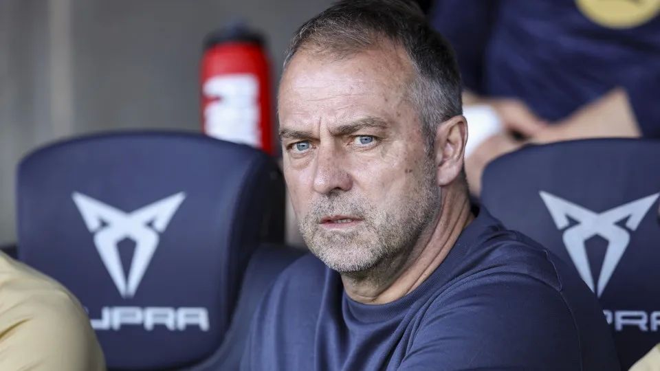 Copa do Rei: técnico do Barcelona lamenta lesão de Raphinha e ironiza Real Madrid