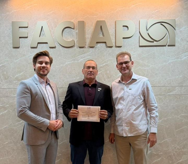 Ademir Kopeginski representa a ACIT em reunião estratégica da FACIAP na capital