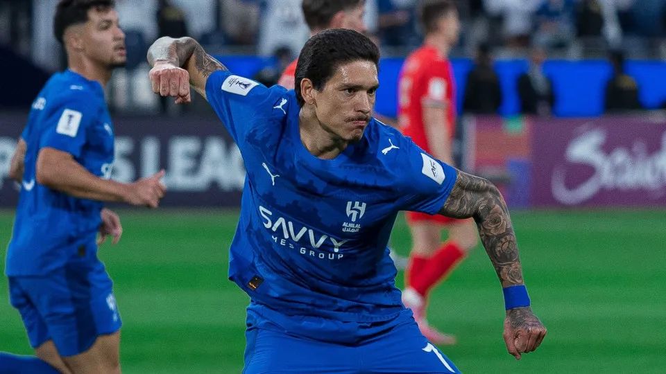 Darwin Núñez ameaça declarar 'guerra' ao Al Hilal