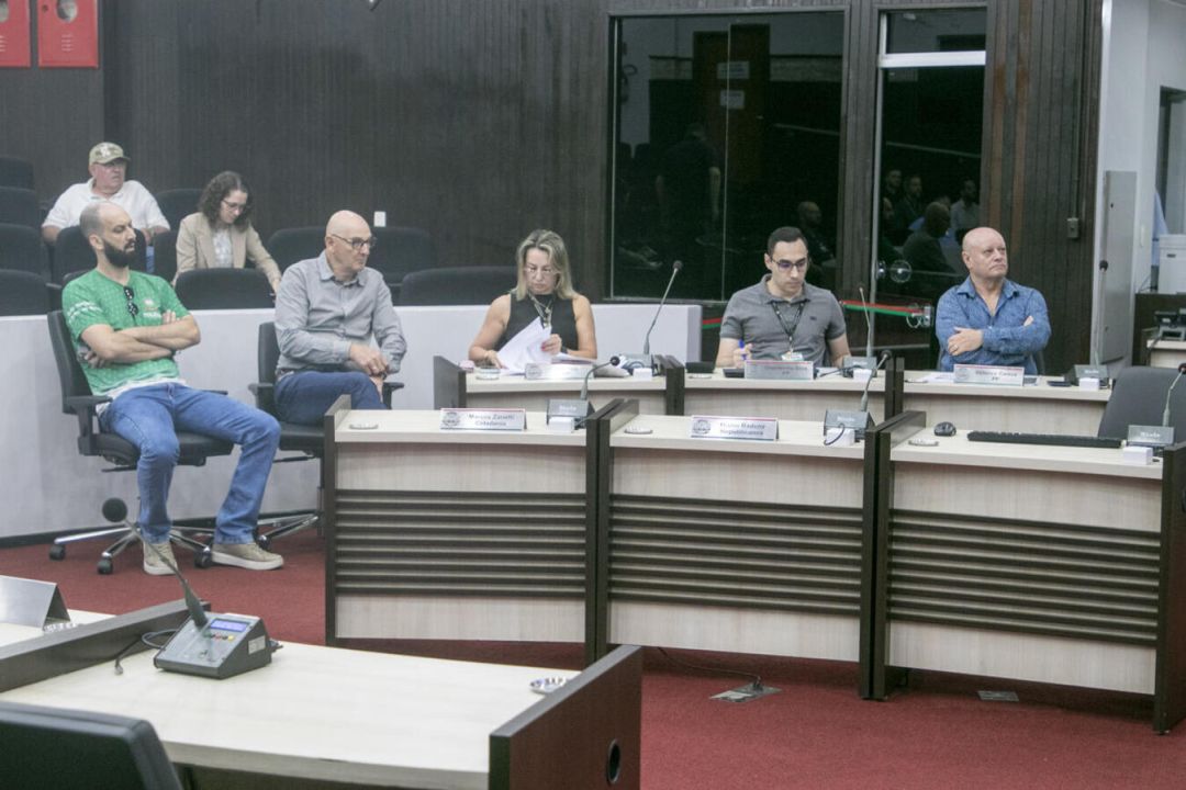 Na Câmara, Executivo apresenta relatório de cumprimento de metas fiscais