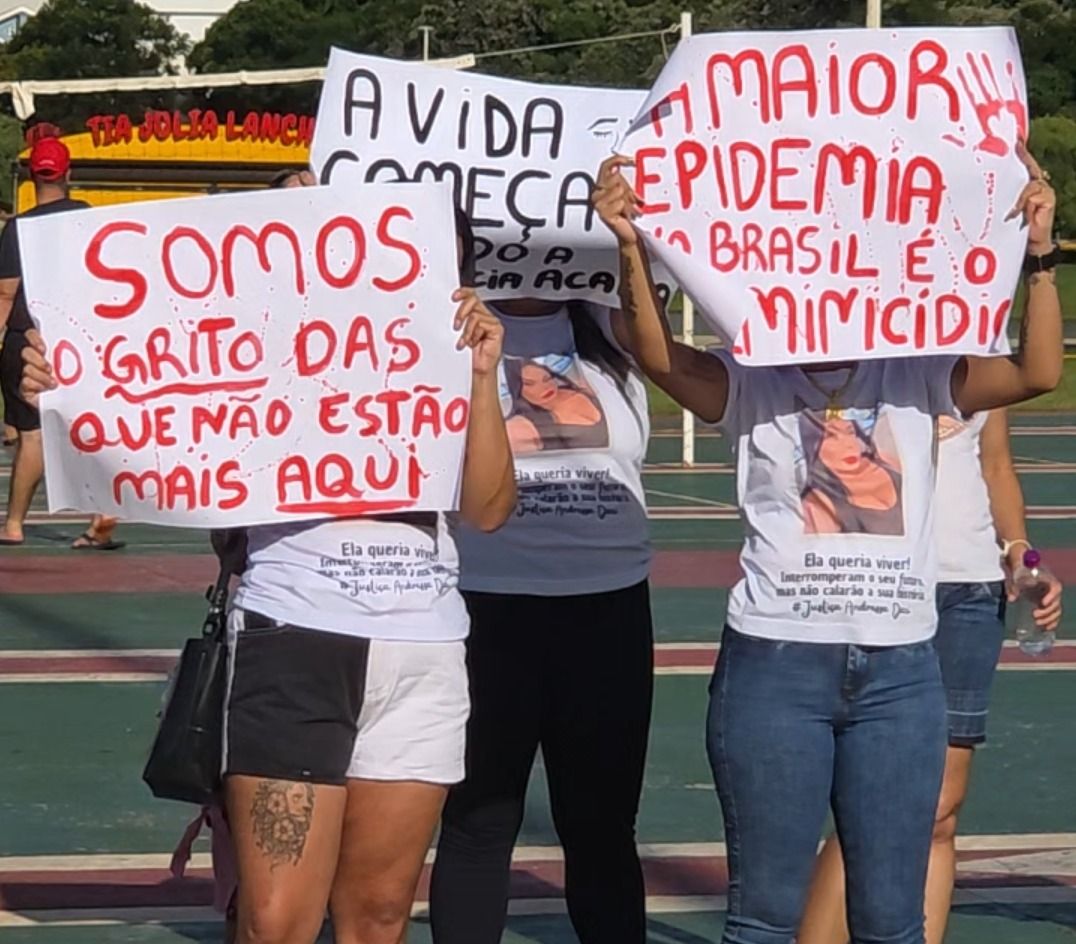 Ato no Lago Municipal lembra vítima de feminicídio e reforça combate à violência contra a mulher