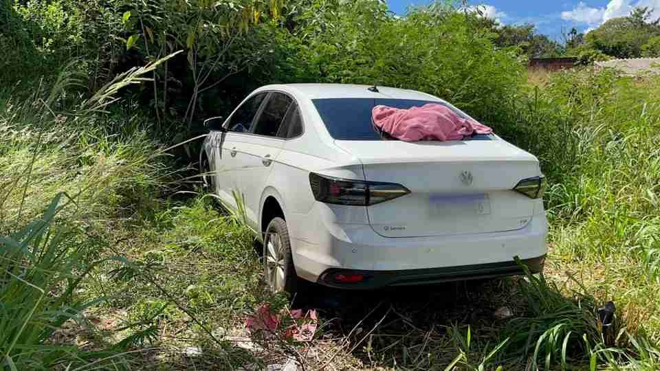 Carro furtado dePrefeitura é localizado em Cascavel