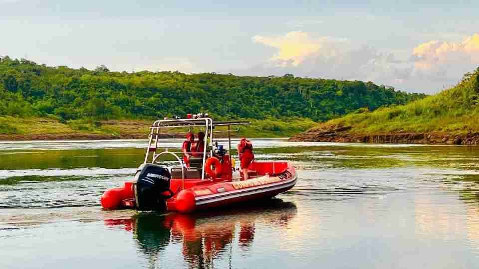 Jovem de 26 anos desaparece após afogamento no Rio Paraná