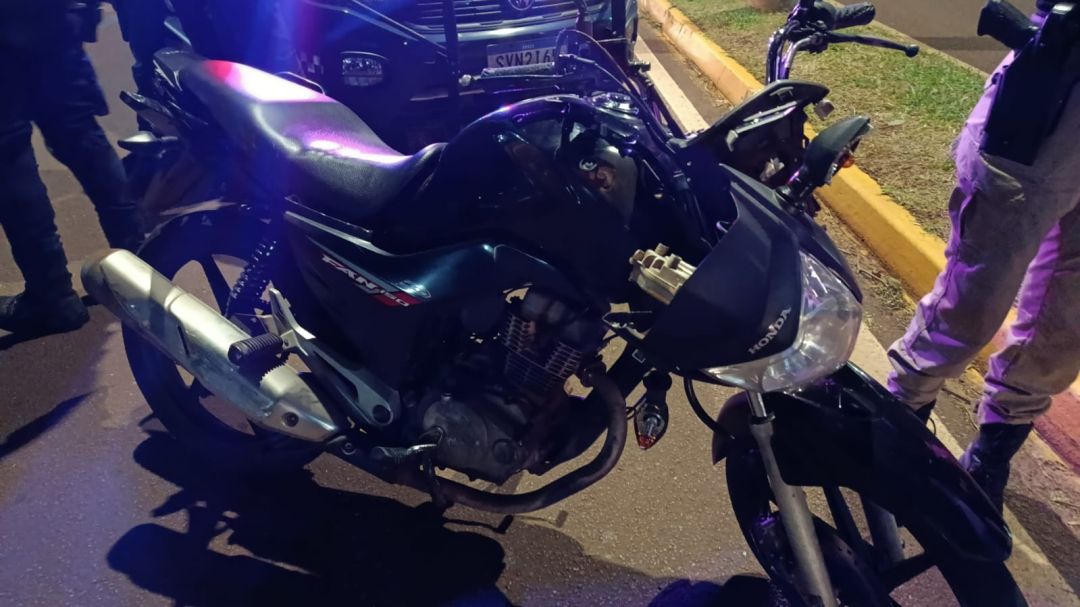 Motociclista sofre fratura exposta após colisão com caminhonete em Toledo