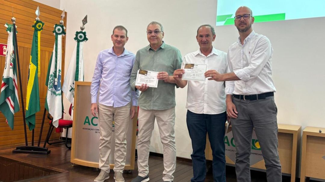 Ações do Executivo de 2025 são apresentadas à diretoria da Acit